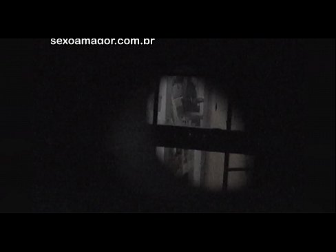 ❤️ Blondie ichi bo'sh g'ishtlar orqasida yashiringan qo'shni voyeur tomonidan yashirincha videoga tushadi ❤  seks  bizda uz.porncomixone.ru ﹏